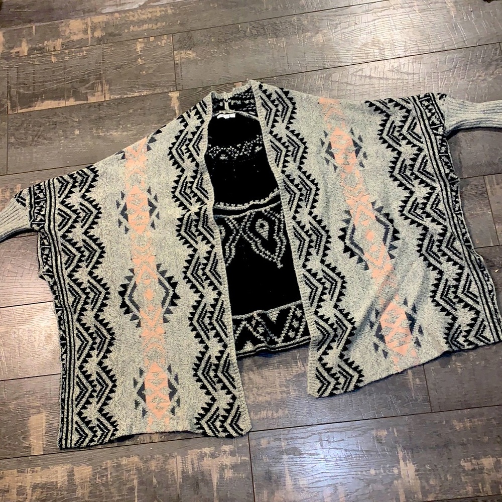 Maurice’s xs/s oversized sweater shawl